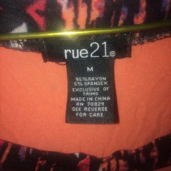 rue21 t-shirt - Picture 2 of 2